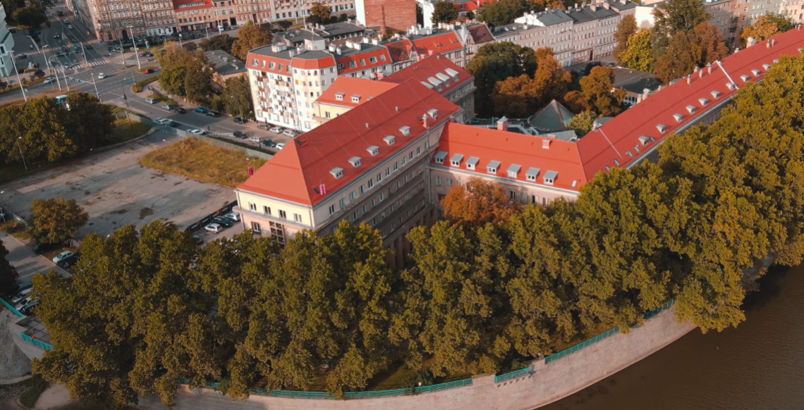 Widok na budynki przy pl. Maksa Borna